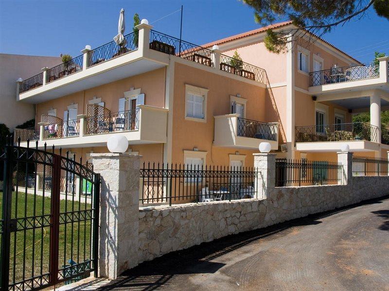 Lazaratos Hotel Kouvalata Екстериор снимка