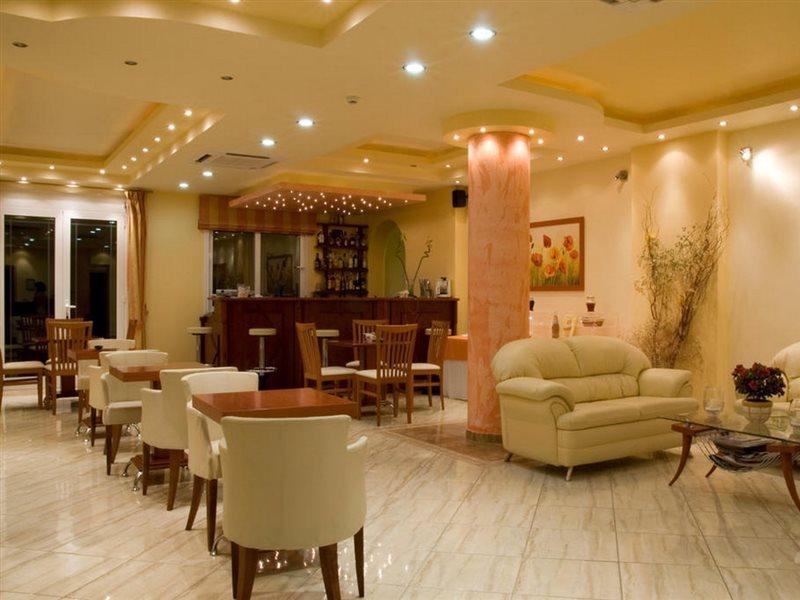 Lazaratos Hotel Kouvalata Екстериор снимка