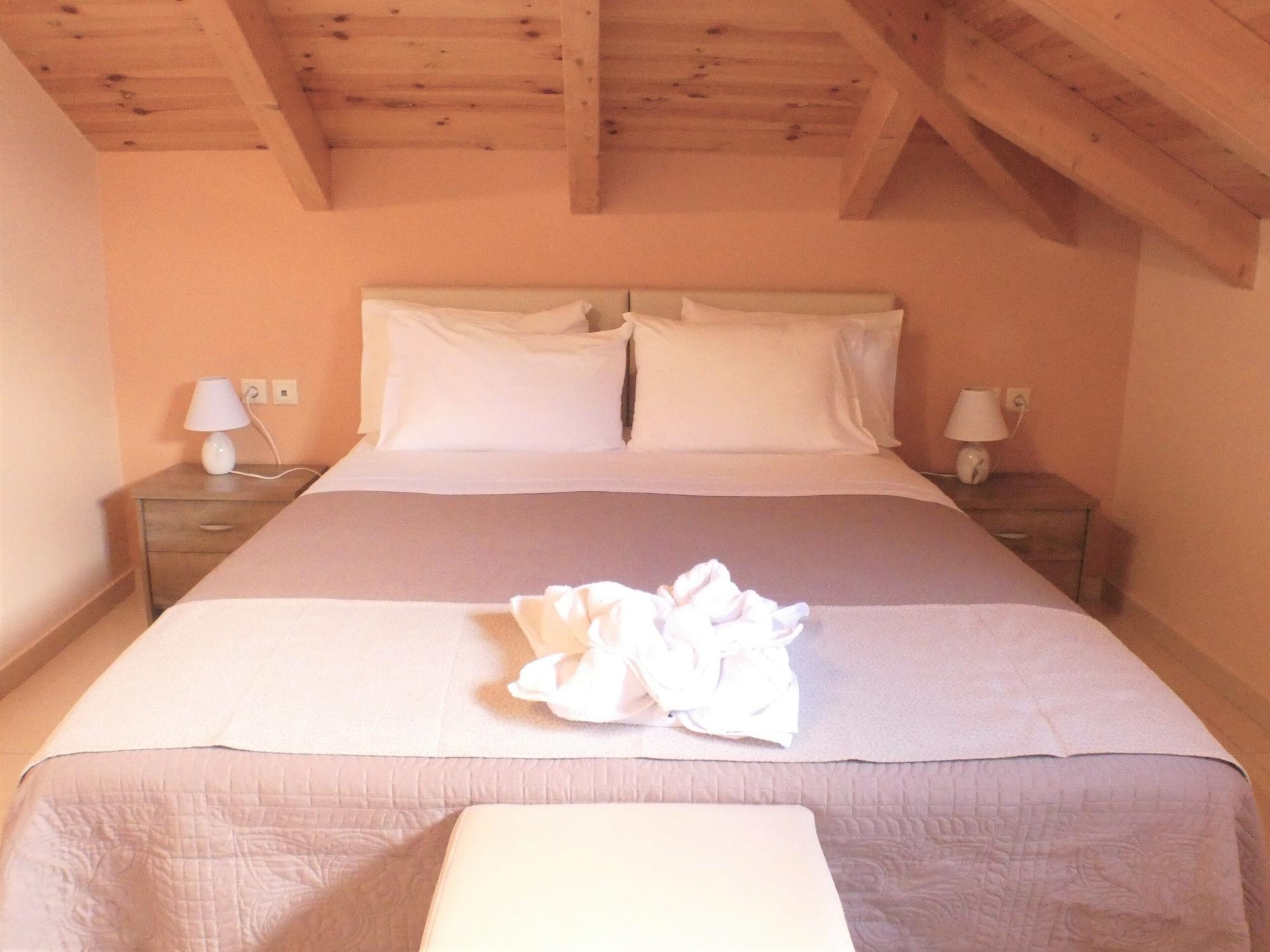 Lazaratos Hotel Kouvalata Екстериор снимка