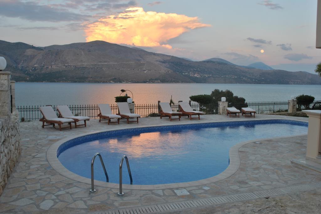 Lazaratos Hotel Kouvalata Екстериор снимка