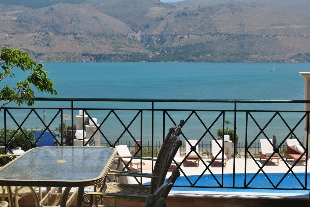 Lazaratos Hotel Kouvalata Екстериор снимка