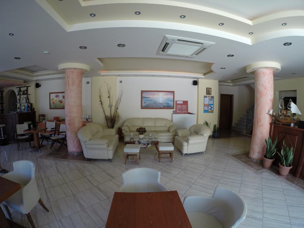 Lazaratos Hotel Kouvalata Екстериор снимка
