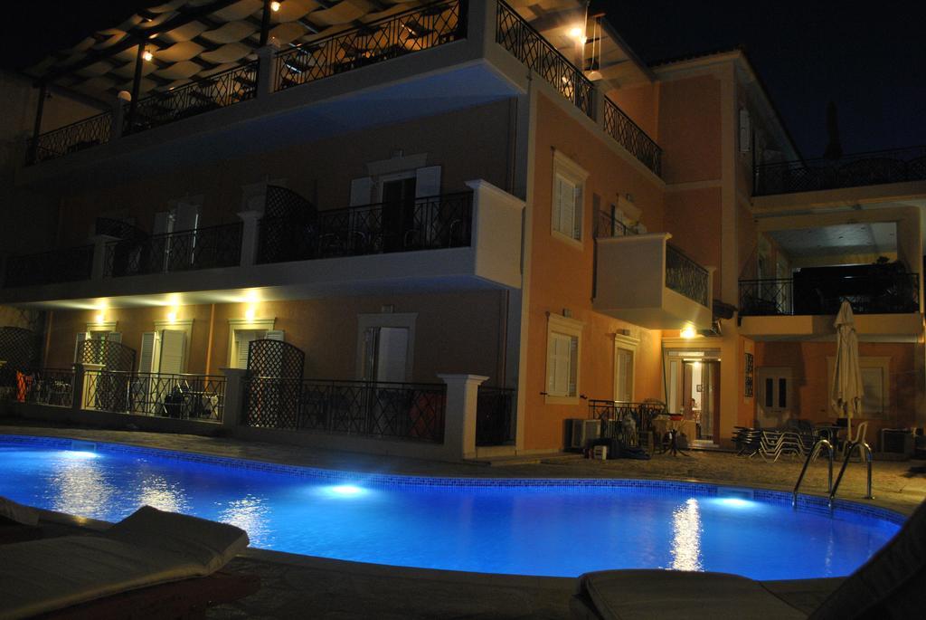 Lazaratos Hotel Kouvalata Екстериор снимка