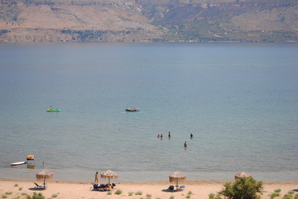 Lazaratos Hotel Kouvalata Екстериор снимка