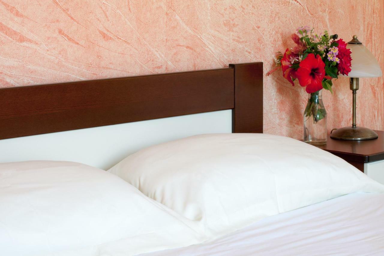 Lazaratos Hotel Kouvalata Екстериор снимка