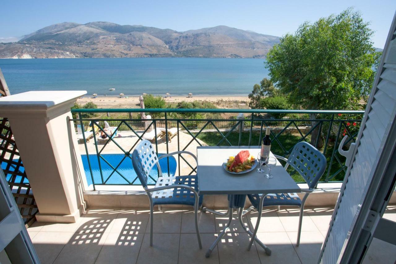 Lazaratos Hotel Kouvalata Екстериор снимка
