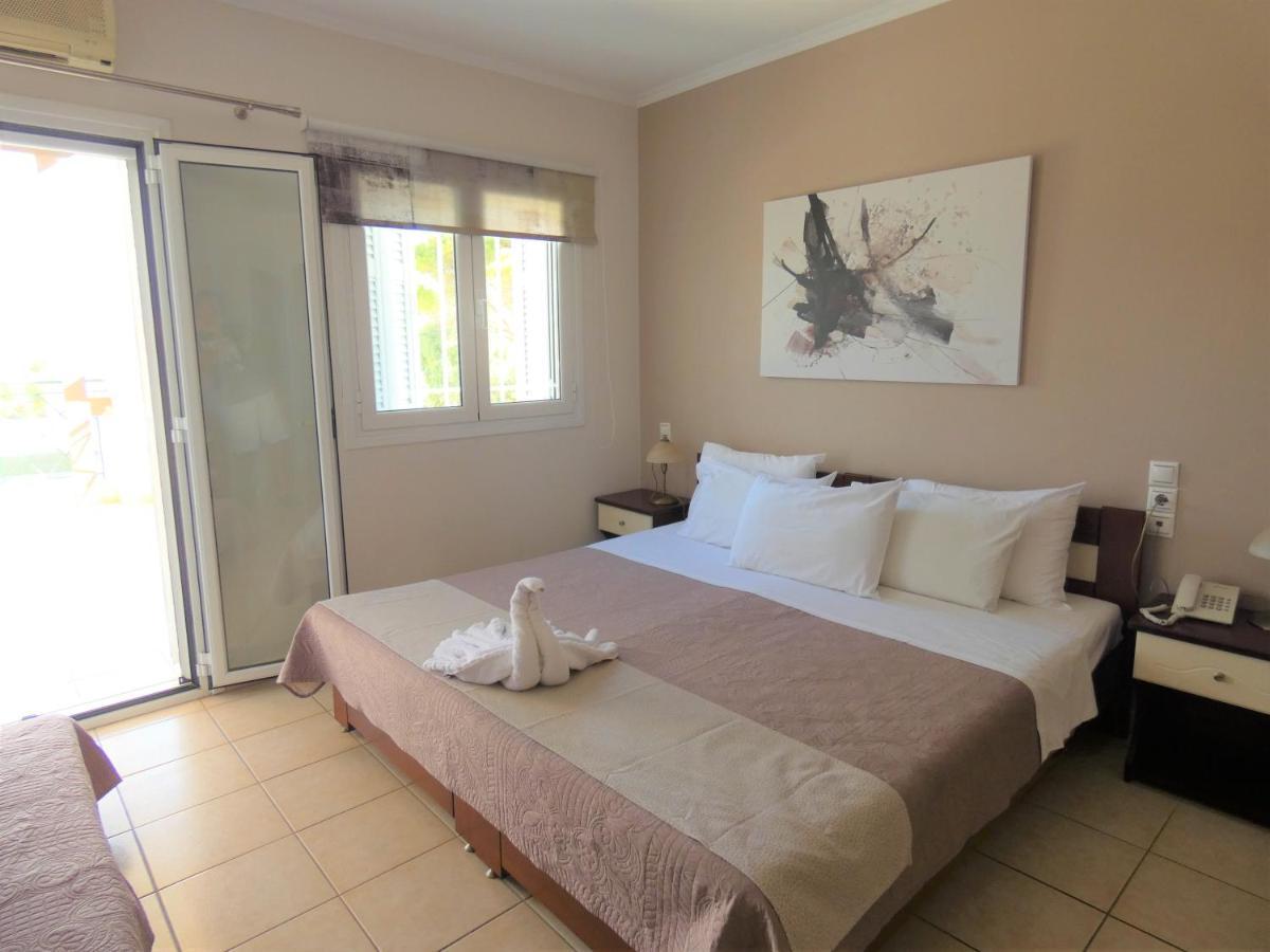 Lazaratos Hotel Kouvalata Екстериор снимка